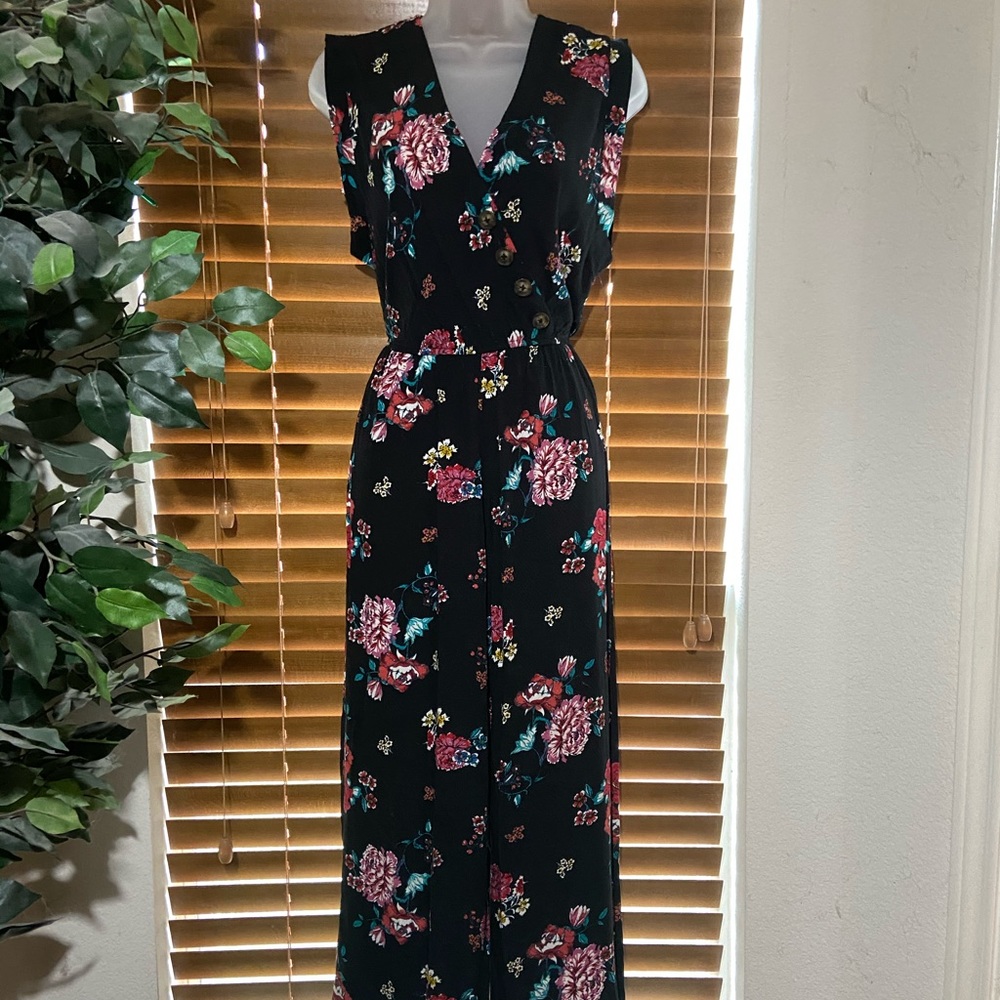 New- Super cute pant floral Romper, XS